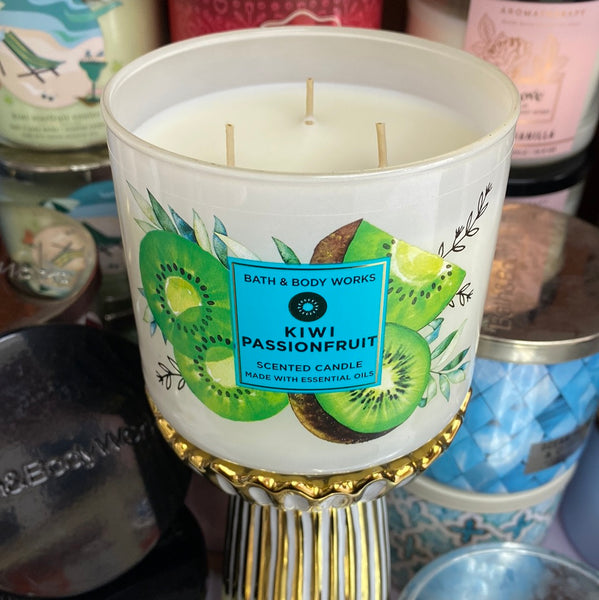 Bath & Body Works ALOHA KIWI PASSIONFRUIT 3-wick Candle 14.5 oz / 411 g