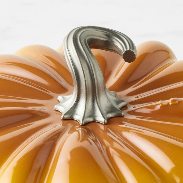 Le Creuset Cast Iron Pumpkin Cocotte 4qt - PERSIMMON
