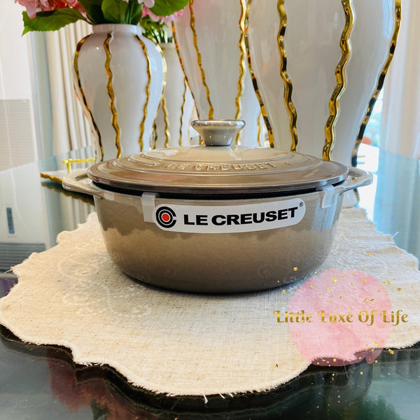 Le Creuset Shallow Round Oven 2.75QT 22cm - NUTMEG