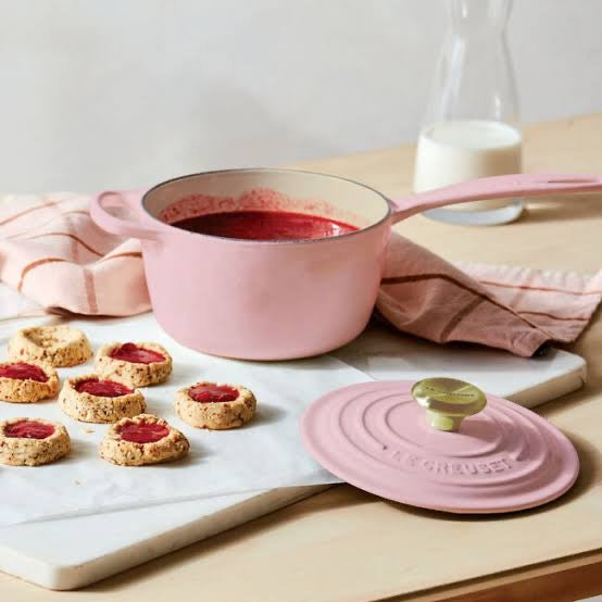 Le Creuset Signature Enameled Cast Iron Saucepan 2.25qt - CHIFFON PINK