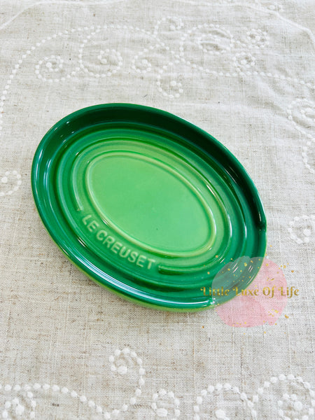 Le Creuset Oval Spoon Rest ( SECOND CHOIX) - BAMBOO GREEN