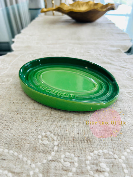 Le Creuset Oval Spoon Rest ( SECOND CHOIX) - BAMBOO GREEN