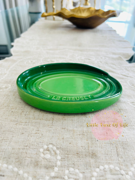 Le Creuset Oval Spoon Rest ( SECOND CHOIX) - BAMBOO GREEN