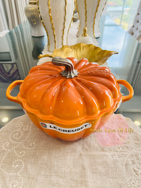 Le Creuset Cast Iron Pumpkin Cocotte 4qt - PERSIMMON