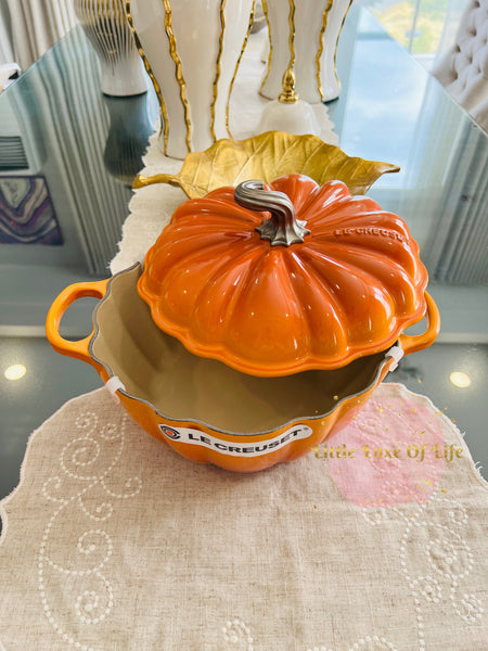Le Creuset Cast Iron Pumpkin Cocotte 4qt - PERSIMMON