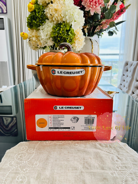Le Creuset Cast Iron Pumpkin Cocotte 4qt - PERSIMMON