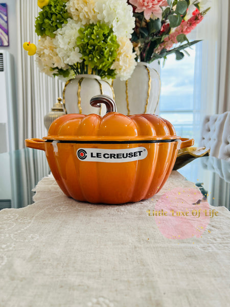 Le Creuset Cast Iron Pumpkin Cocotte 4qt - PERSIMMON