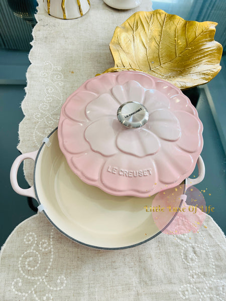 Le Creuset Signature Enameled Cast Iron Petal Braiser, 2.25qt. - SHELL PINK