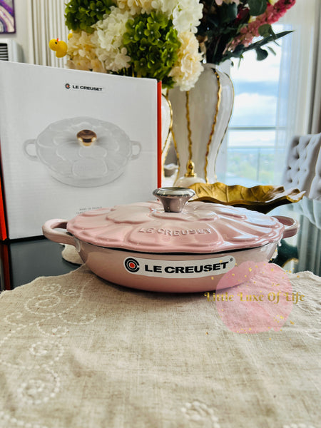 Le Creuset Signature Enameled Cast Iron Petal Braiser, 2.25qt. - SHELL PINK
