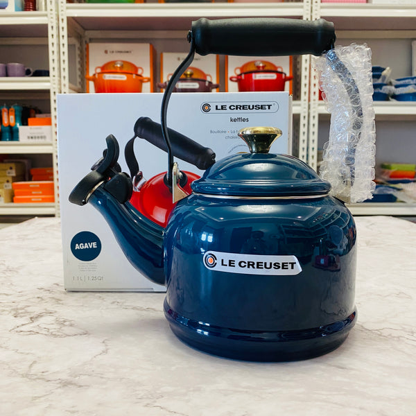 Le Creuset  Demi 1.25 Qt. Tea Kettle - AGAVE
