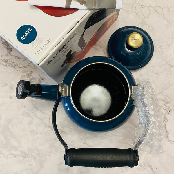 Le Creuset  Demi 1.25 Qt. Tea Kettle - AGAVE