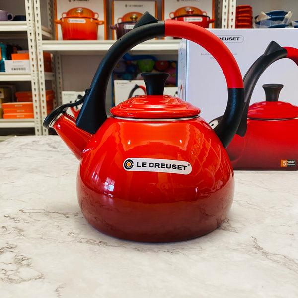 Le Creuset Oolong Kettle 1.6qt - CERISE