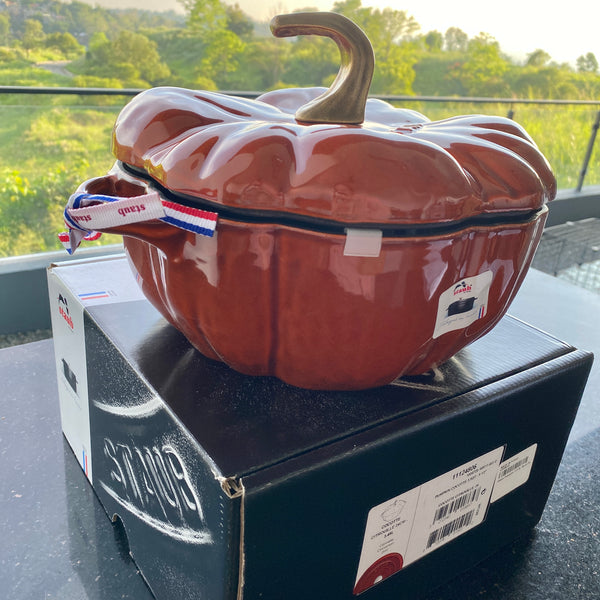 Staub Enameled Cast Iron Pumpkin Cocotte 3.5QT -ORANGE