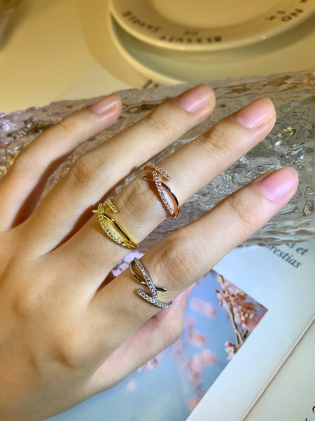 PURE 925 SILVER Xyril Ring