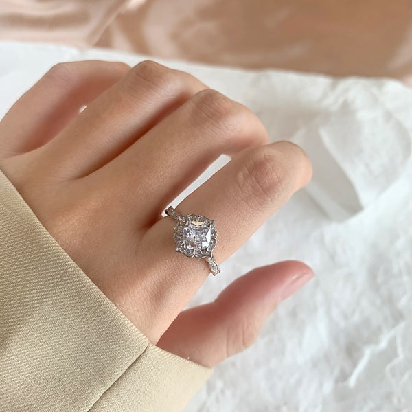 PURE 925 SILVER Leona Ring