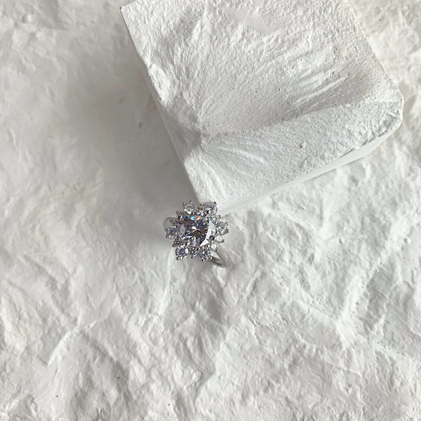 PURE 925 SILVER Fleur Ring