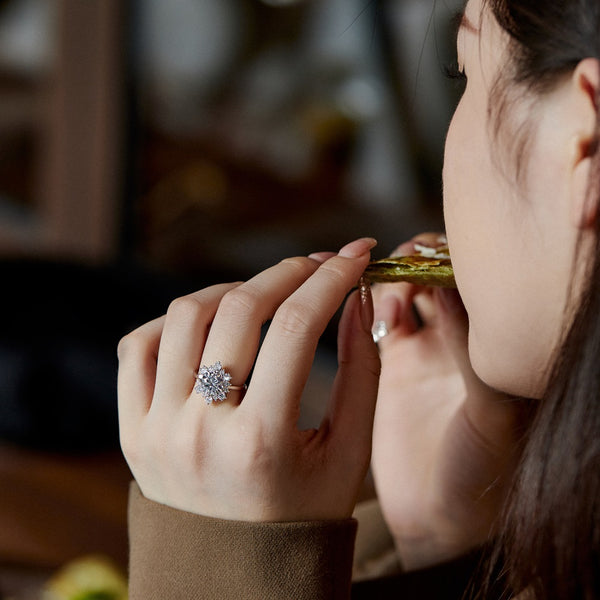 PURE 925 SILVER Fleur Ring