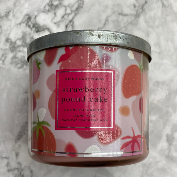 Bath & Body Works STRAWBERRY POUND CAKE 3-wick Candle 14.5 oz / 411 g