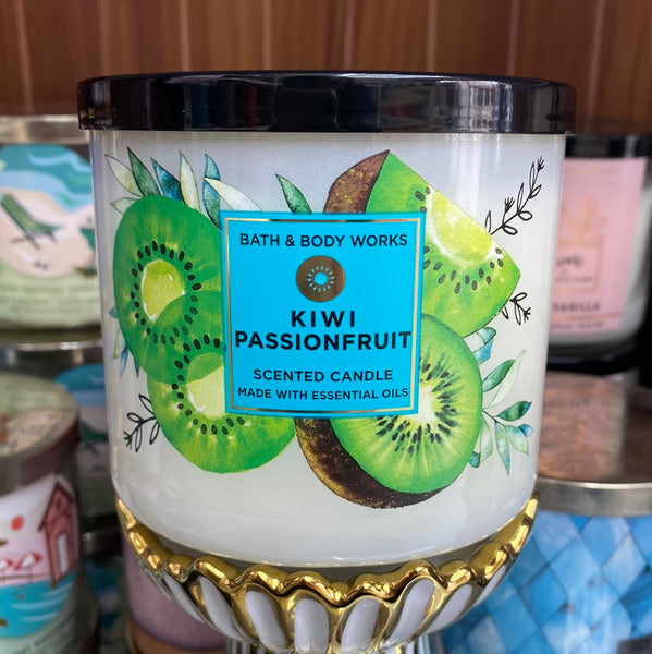 Bath & Body Works ALOHA KIWI PASSIONFRUIT 3-wick Candle 14.5 oz / 411 g