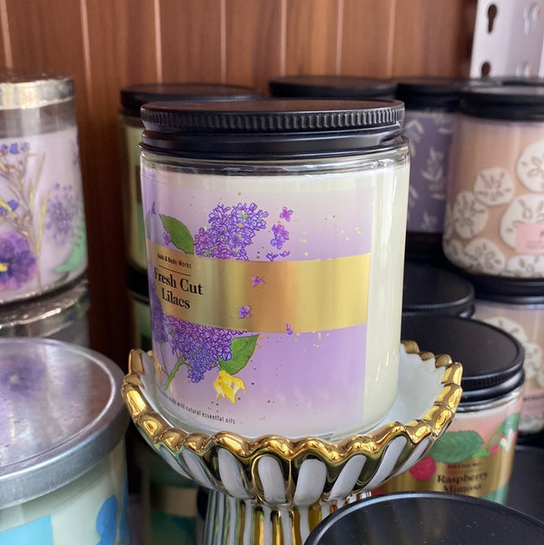 Bath & Body Works FRESH CUT LILACS single-wick Candle 7 oz / 198 g