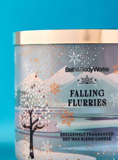 Bath & Body Works 🇺🇸 FALLING FLURRIES 3-wick Candle 14.5 oz / 411 g