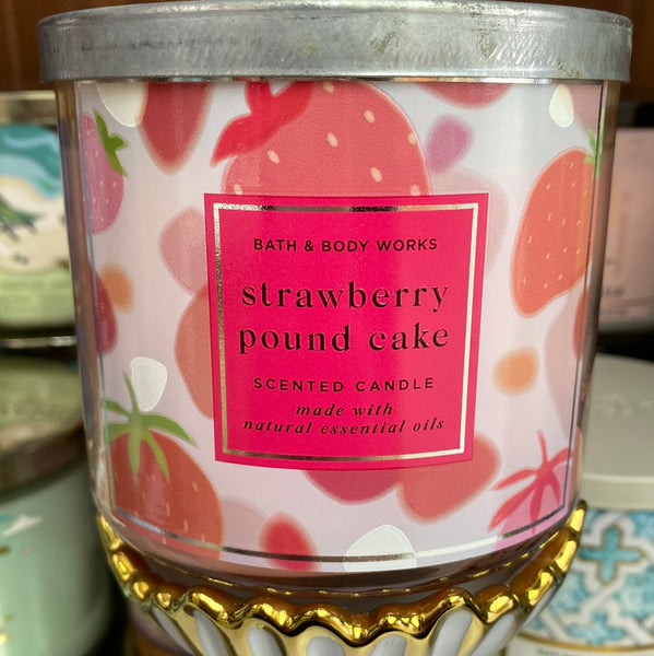 Bath & Body Works STRAWBERRY POUND CAKE 3-wick Candle 14.5 oz / 411 g