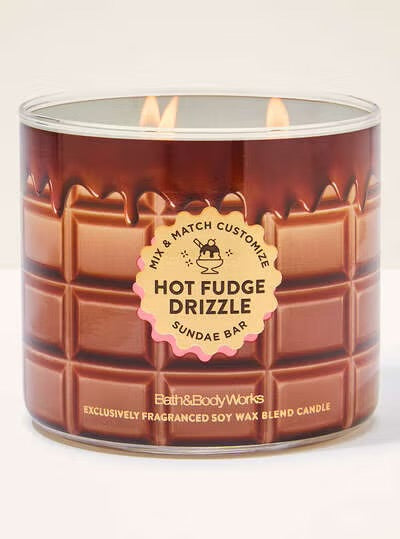 Bath & Body Works 🇺🇸 HOT FUDGE DRIZZLE 3-wick Candle 14.5 oz / 411 g