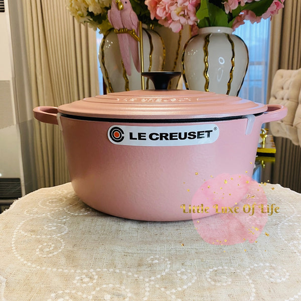 Le Creuset Classic Round Dutch Oven 5.5qt 26cm- MATTE SUGAR PINK