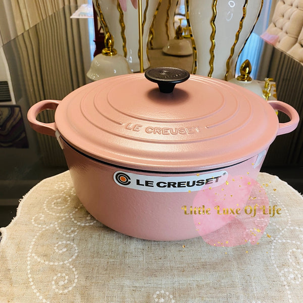 Le Creuset Classic Round Dutch Oven 5.5qt 26cm- MATTE SUGAR PINK