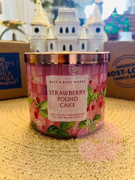 Bath & Body Works 🇺🇸 STRAWBERRY POUND CAKE 3-wick Candle 14.5 oz / 411 g