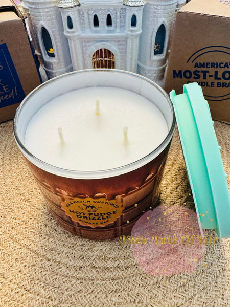 Bath & Body Works 🇺🇸 HOT FUDGE DRIZZLE 3-wick Candle 14.5 oz / 411 g