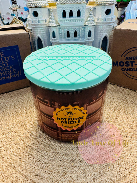 Bath & Body Works 🇺🇸 HOT FUDGE DRIZZLE 3-wick Candle 14.5 oz / 411 g