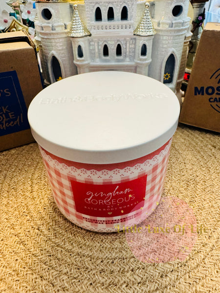 Bath & Body Works 🇺🇸 GINGHAM GORGEOUS 3-wick Candle 14.5 oz / 411 g
