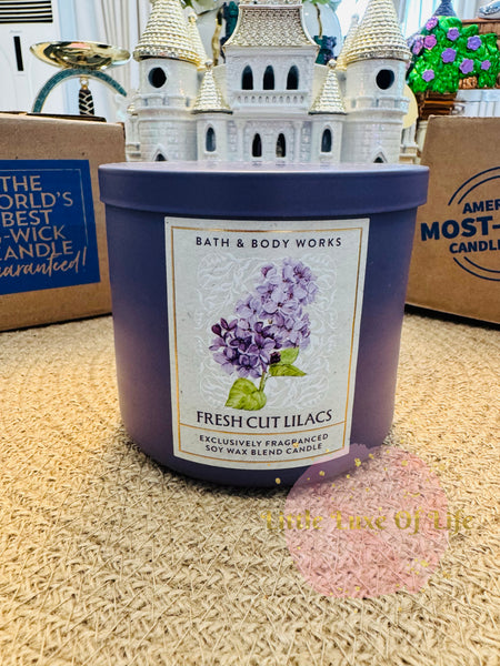 Bath & Body Works 🇺🇸 FRESH CUT LILACS 3-wick Candle 14.5 oz / 411 g