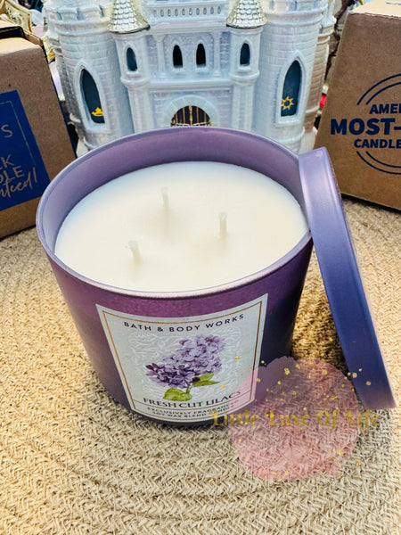 Bath & Body Works 🇺🇸 FRESH CUT LILACS 3-wick Candle 14.5 oz / 411 g