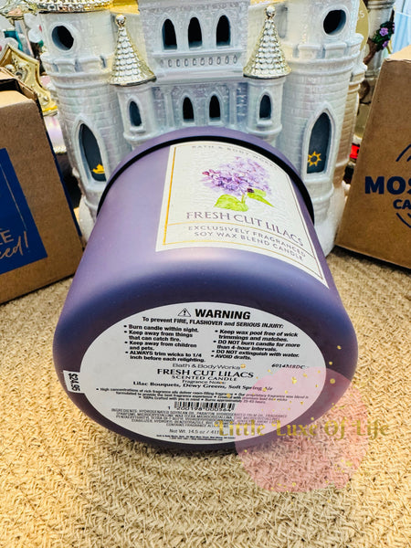 Bath & Body Works 🇺🇸 FRESH CUT LILACS 3-wick Candle 14.5 oz / 411 g