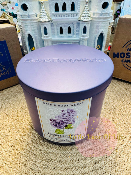 Bath & Body Works 🇺🇸 FRESH CUT LILACS 3-wick Candle 14.5 oz / 411 g