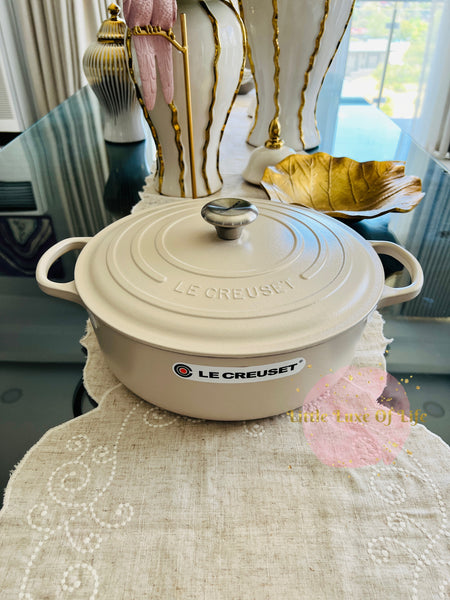 Le Creuset Signature Round Wide Oven 6.75qt 30cm - BRIOCHE