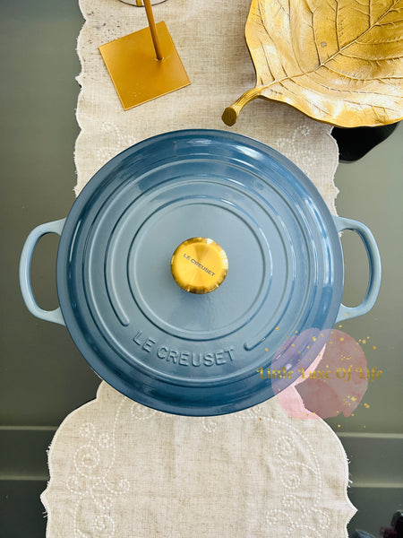 Le Creuset Signature Round Wide Oven 6.75qt 30cm - CHAMBRAY