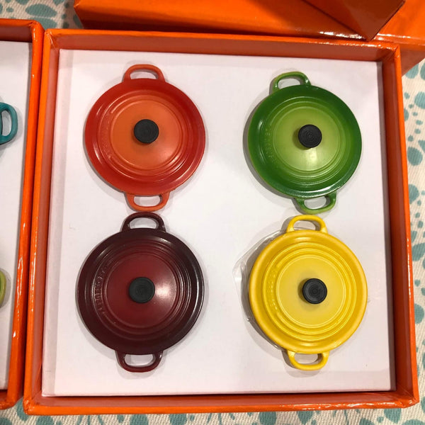 Le Creuset Round Dutch Oven Magnets, Set of 4 (A)