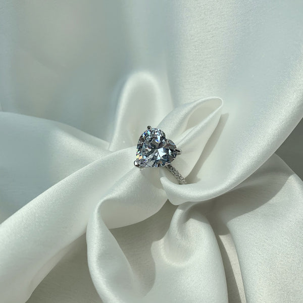 PURE 925 SILVER Amoura Ring