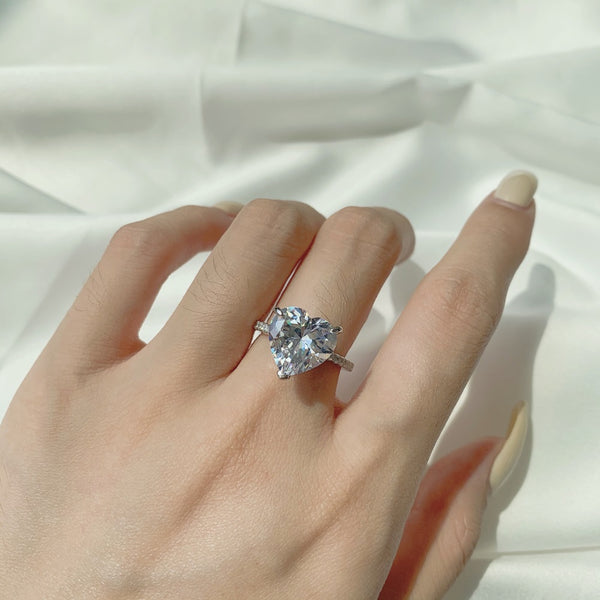 PURE 925 SILVER Amoura Ring
