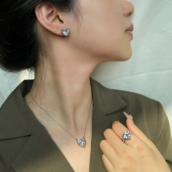 PURE 925 SILVER Amoura Ring