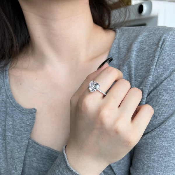 PURE 925 SILVER Amoura Ring