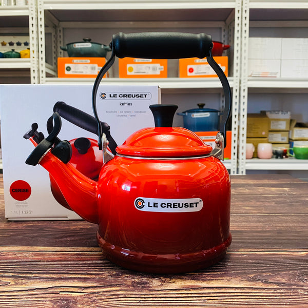 Le Creuset  Demi 1.25 Qt. Tea Kettle - CERISE