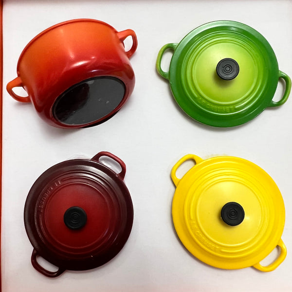 Le Creuset Round Dutch Oven Magnets, Set of 4 (A)