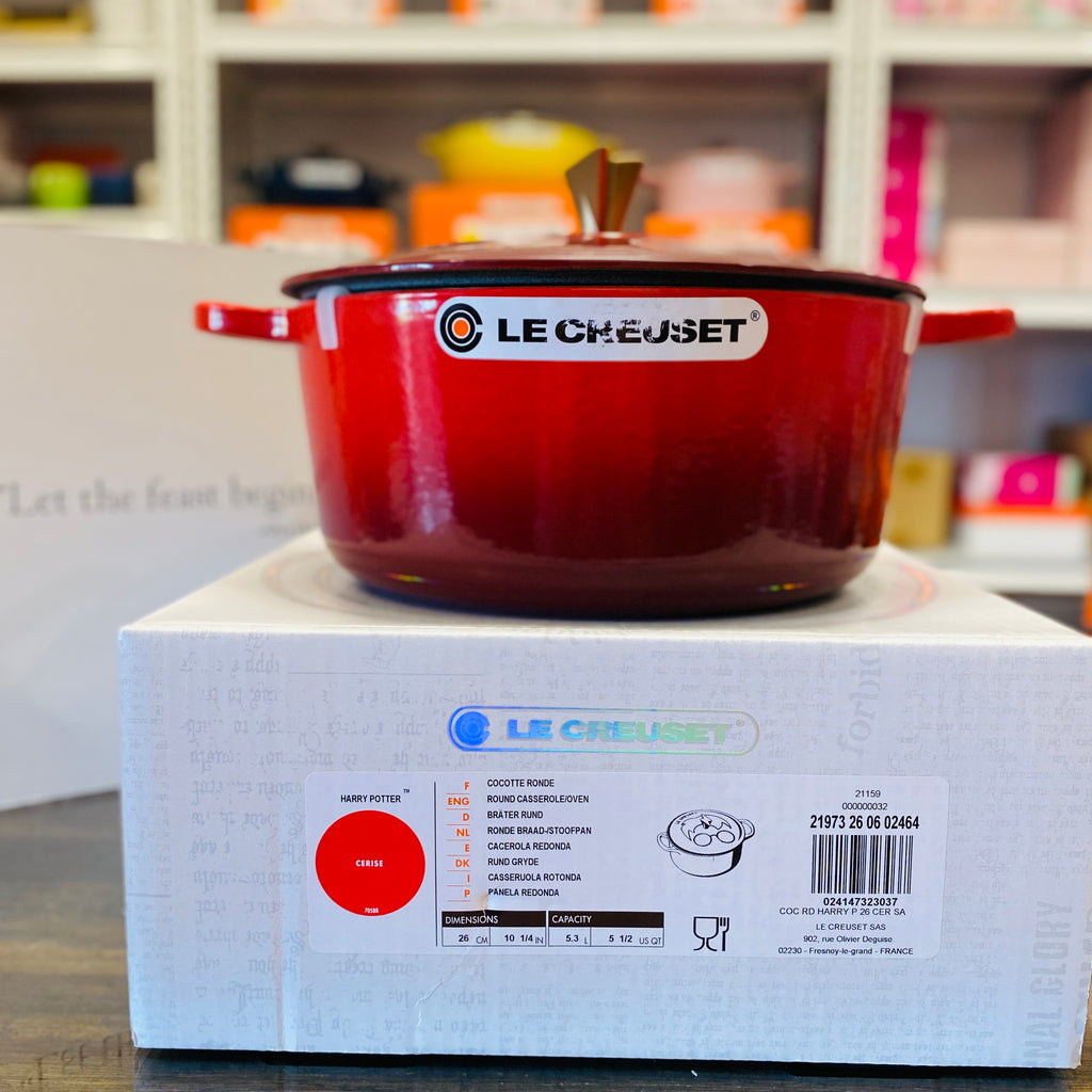 Le Creuset Signature Enameled Cast-Iron 7 1/4 QT Round Dutch Oven,  Red/Cerise